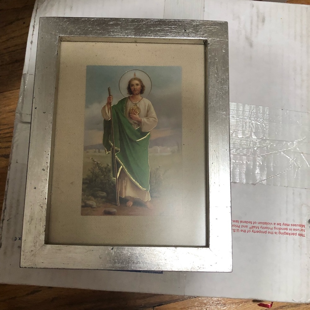San Judas Tadeo painted w/Silver sheet silver leaf sheet 
Silver Made in Mexico